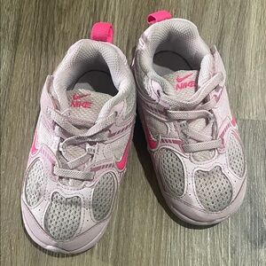 Nike Kids V5 runner Sneakers